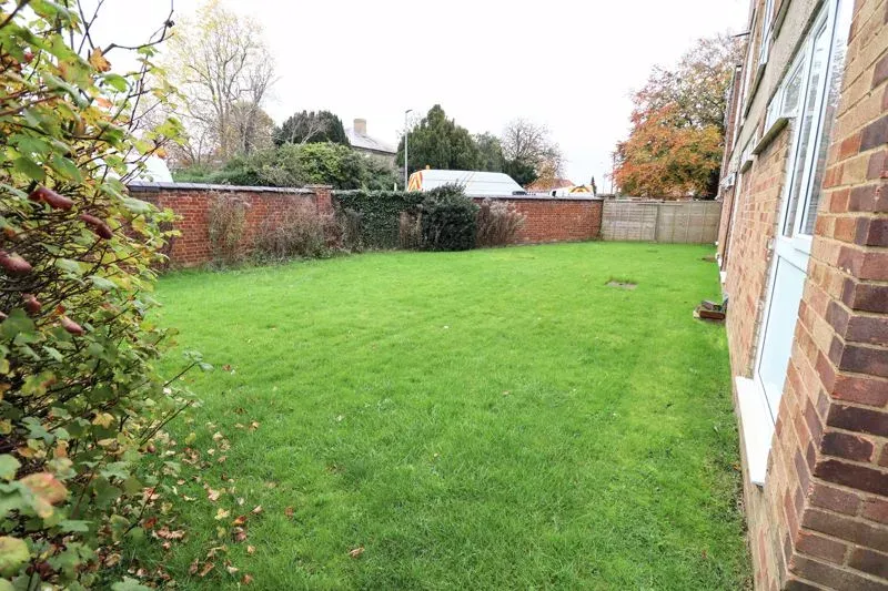 Vicarage Road, Bletchley, Milton Keynes, Buckinghamshire, MK2 2HA, photo 8