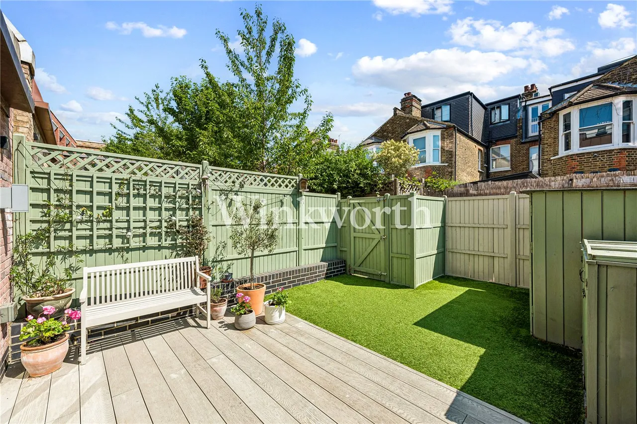 3 bed house for sale — Apple Tree Road, London, N17