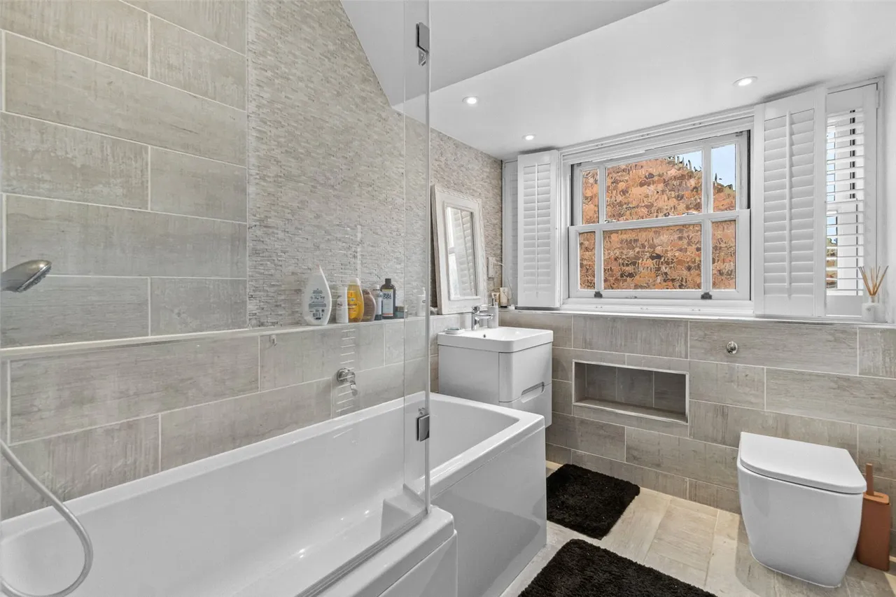 The Avenue, Hampton, TW12 3RN, photo 17