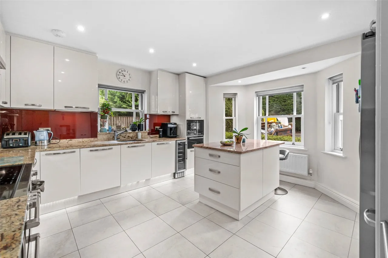 The Avenue, Hampton, TW12 3RN, photo 5