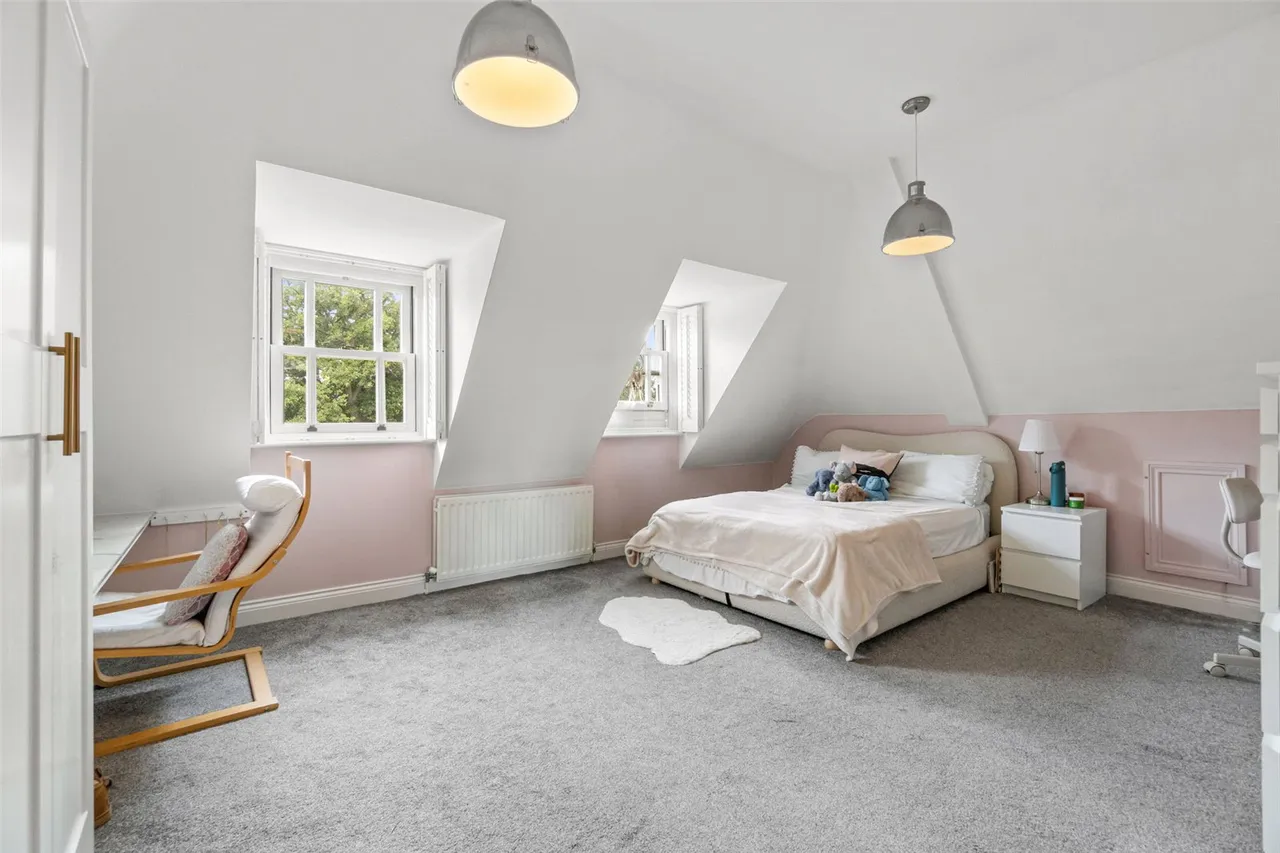 The Avenue, Hampton, TW12 3RN, photo 18
