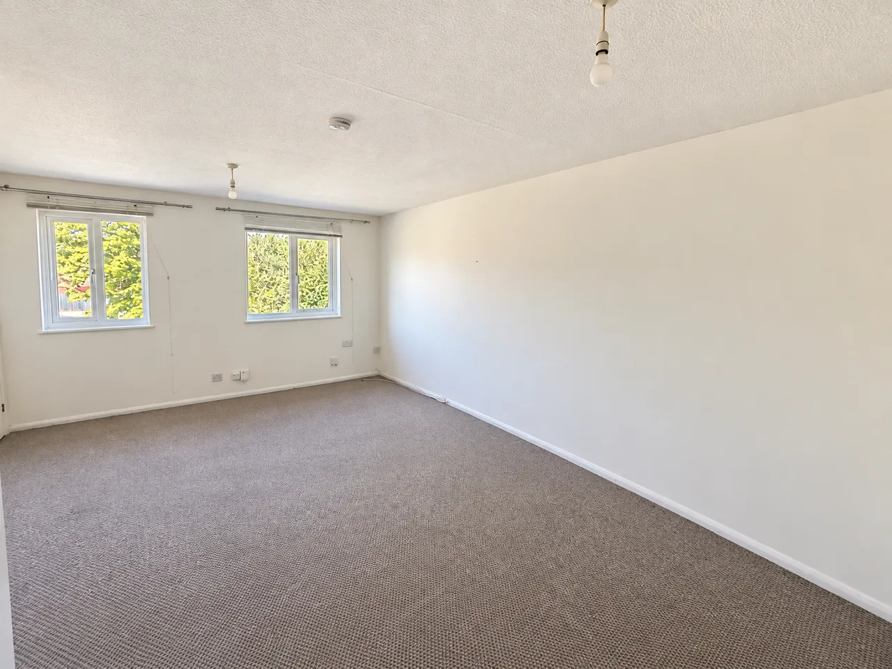 Taylor Close, Orpington BR6, photo 3