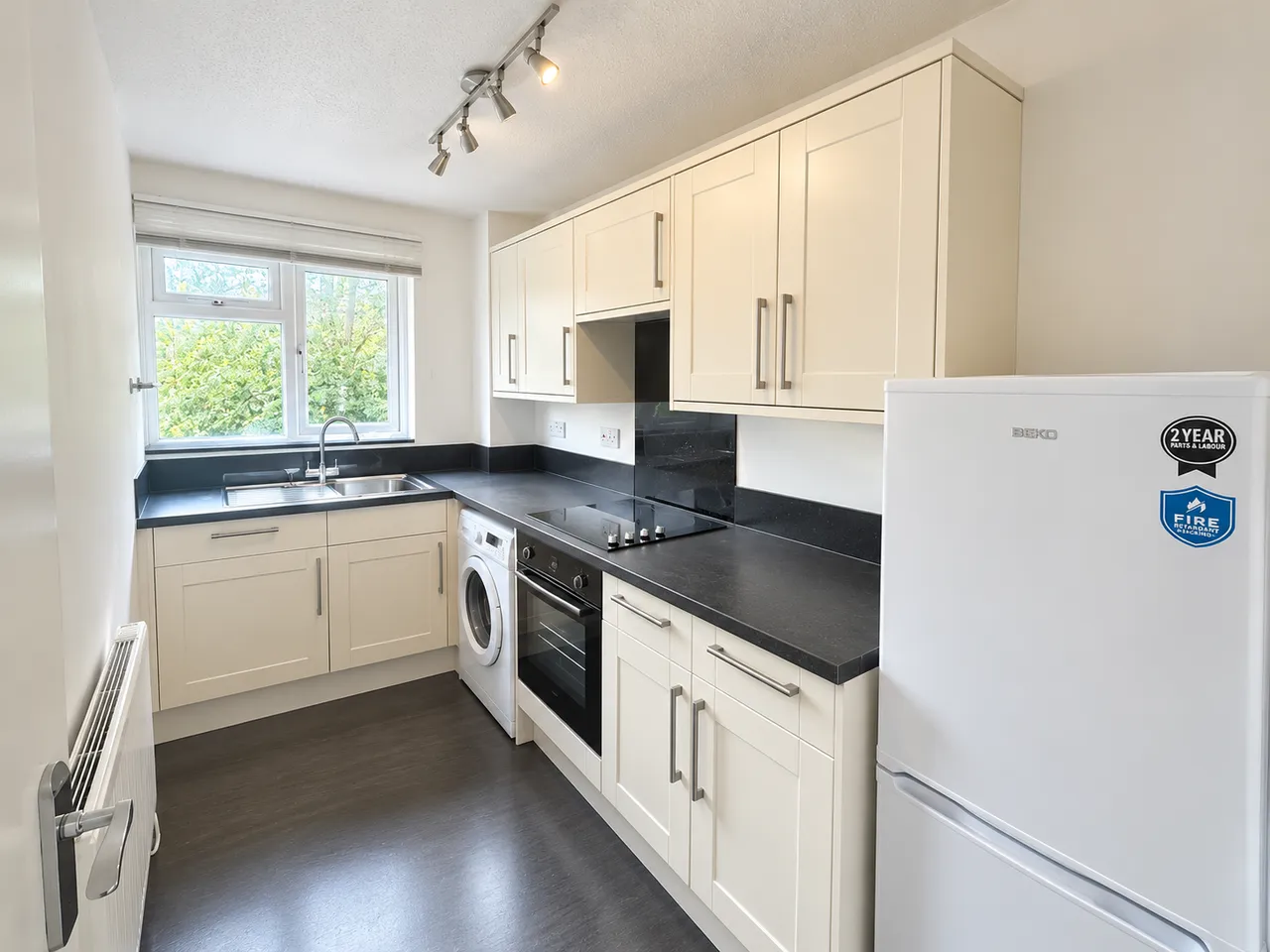 Taylor Close, Orpington BR6, photo 2