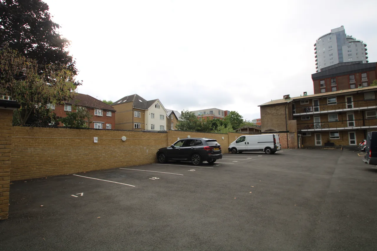 Allocated Parking Bay, East Croydon, photo 3