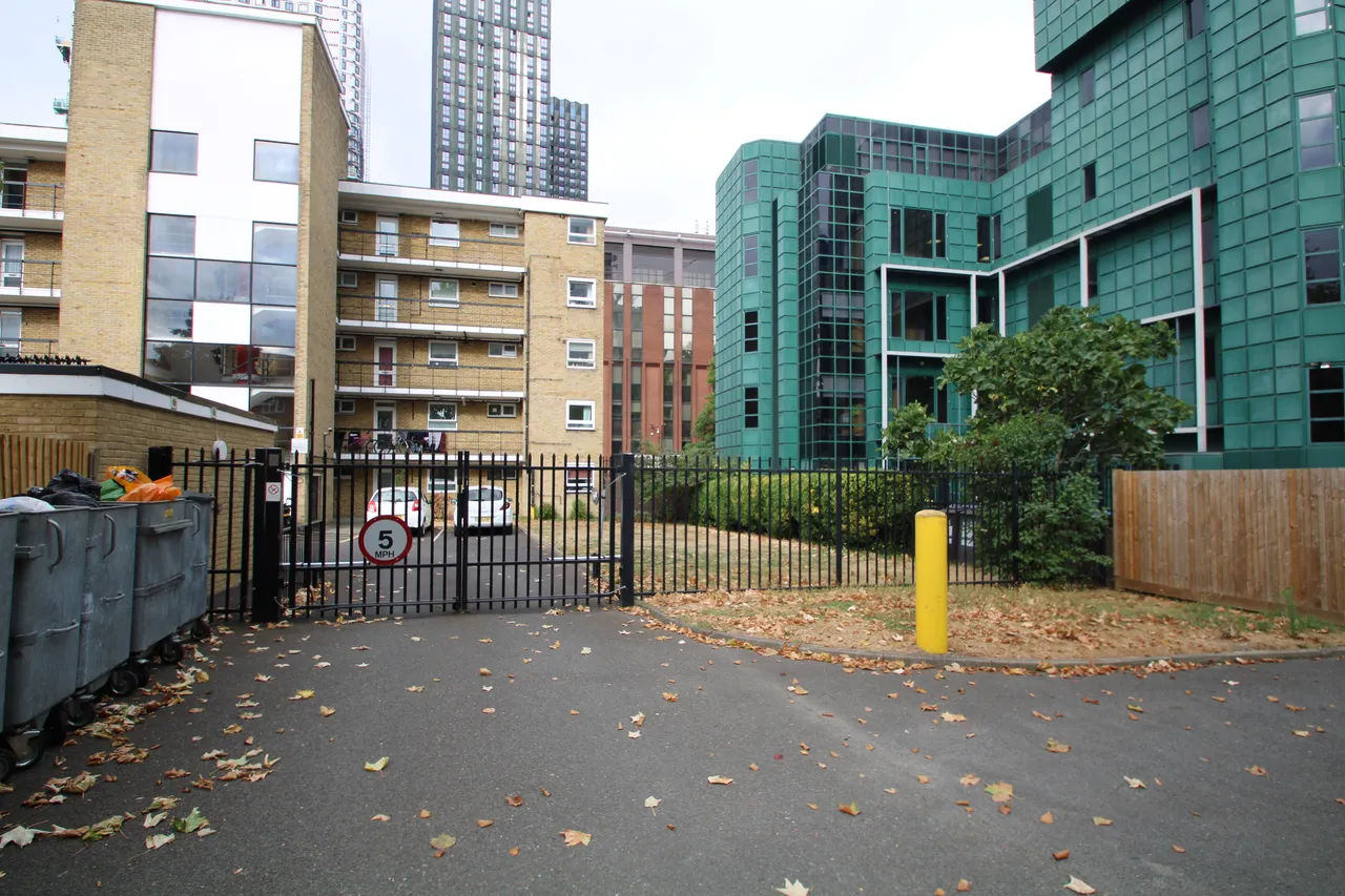 Allocated Parking Bay, East Croydon, photo 6