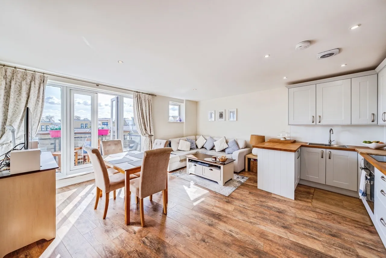 Redwing Crescent, Greenhithe, DA9, photo 3
