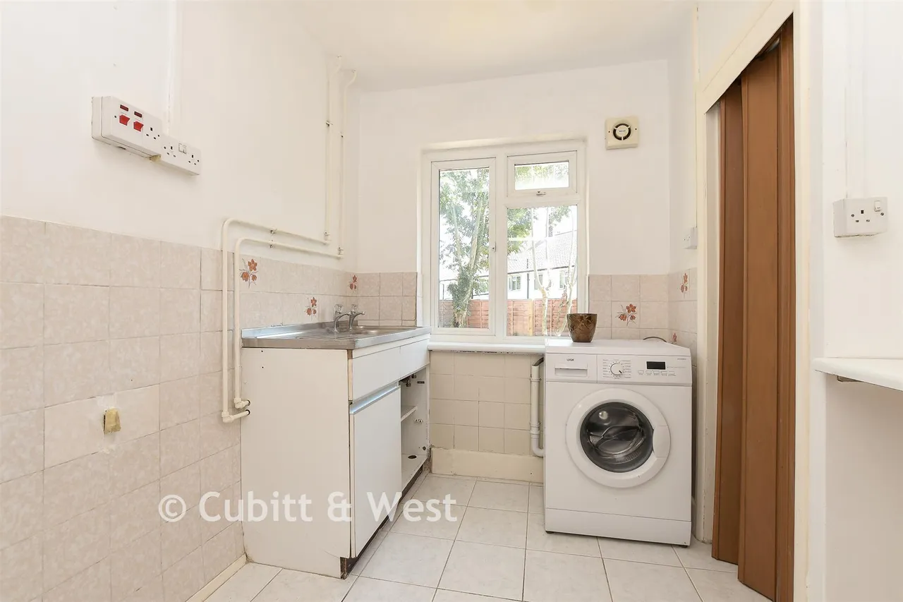 Juniper Road, Reigate, RH2, photo 9