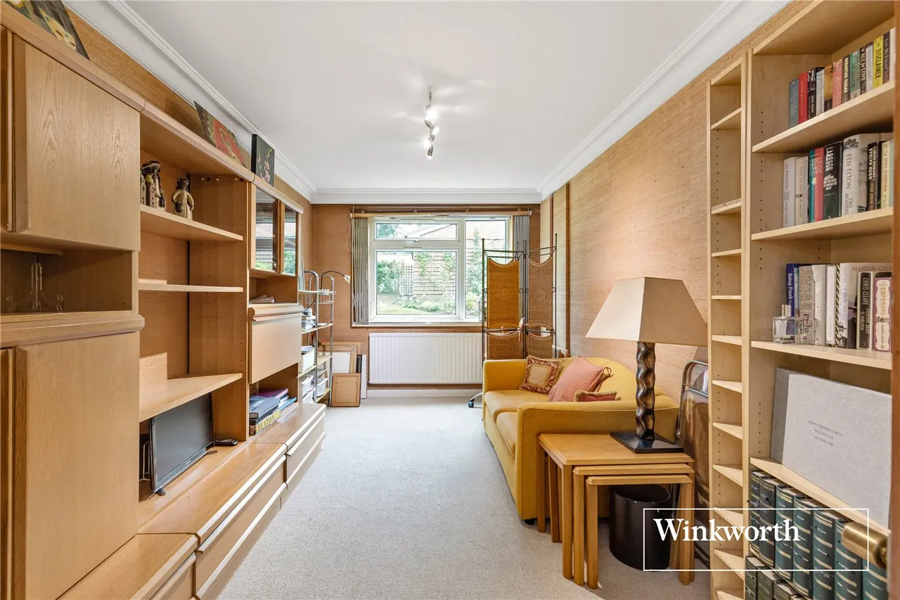 Hendon Lane, Finchley, London, N3, photo 7