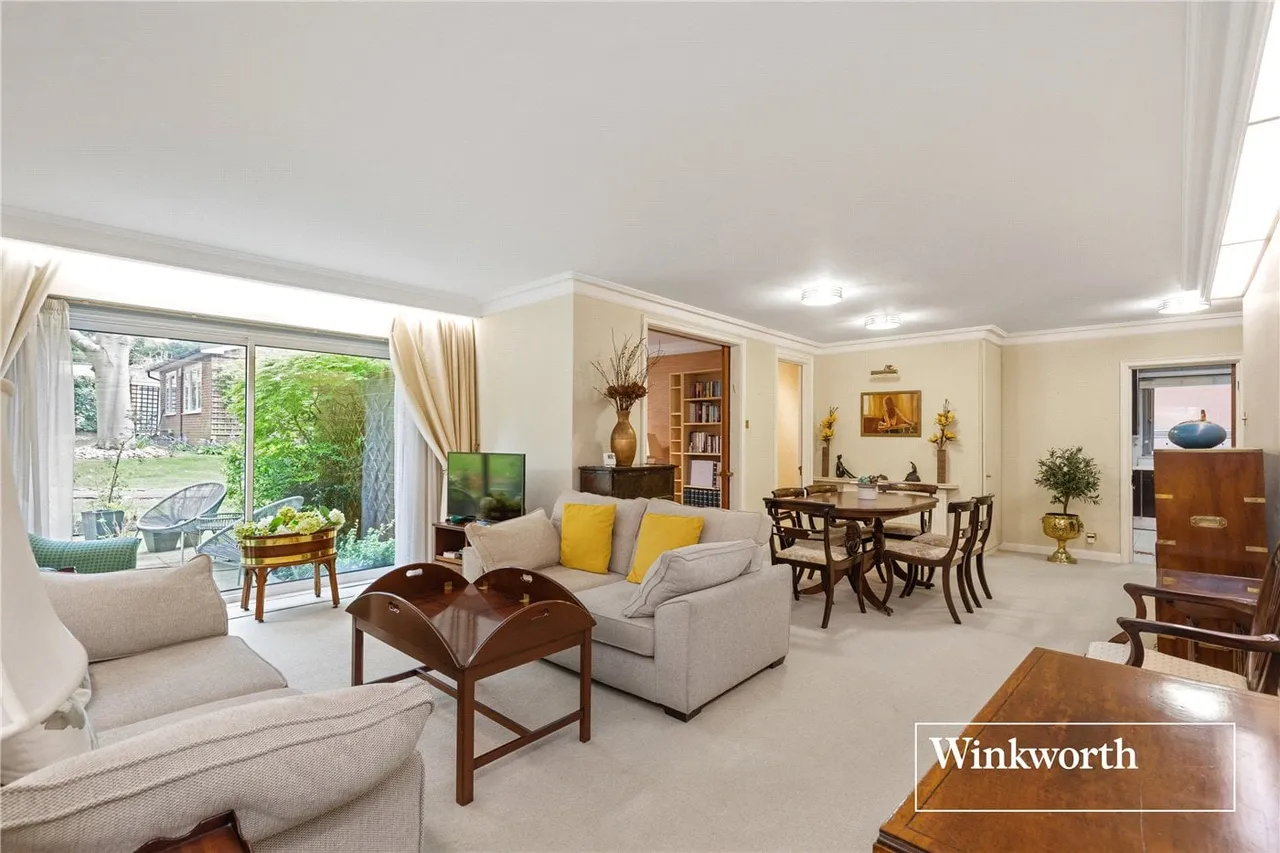 Hendon Lane, Finchley, London, N3, photo 9