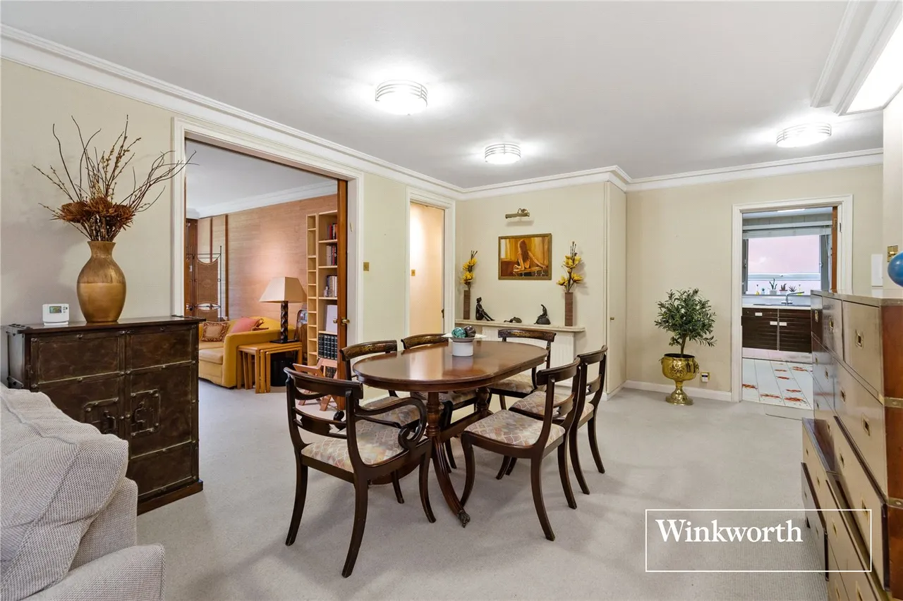 Hendon Lane, Finchley, London, N3, photo 10
