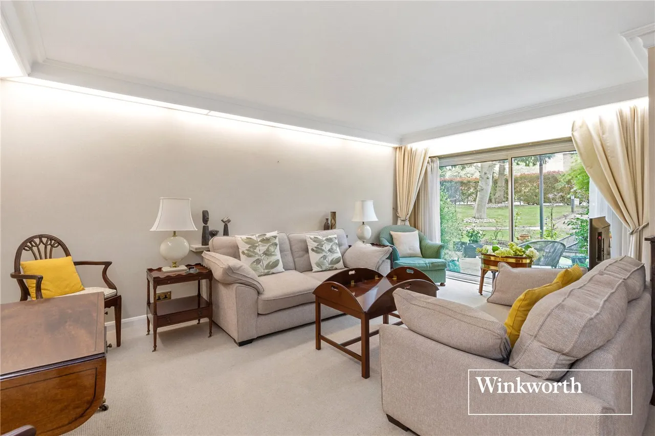 Hendon Lane, Finchley, London, N3, photo 8