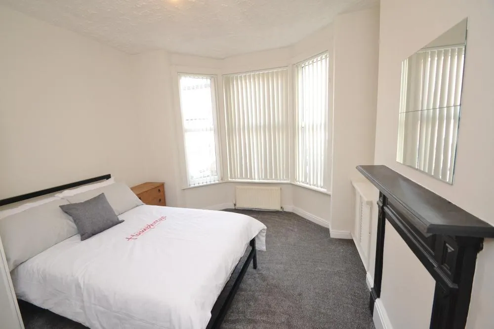 Ashfield Road, Victoria Park, M13, photo 3
