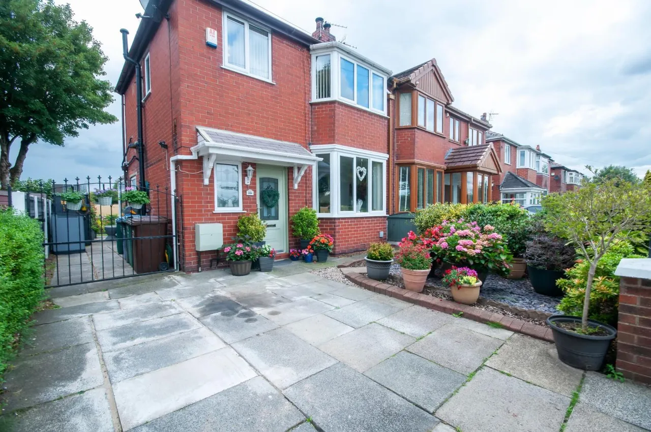 Ringley Road West, Radcliffe, Manchester, Lancashire, M26 1EA, photo 27
