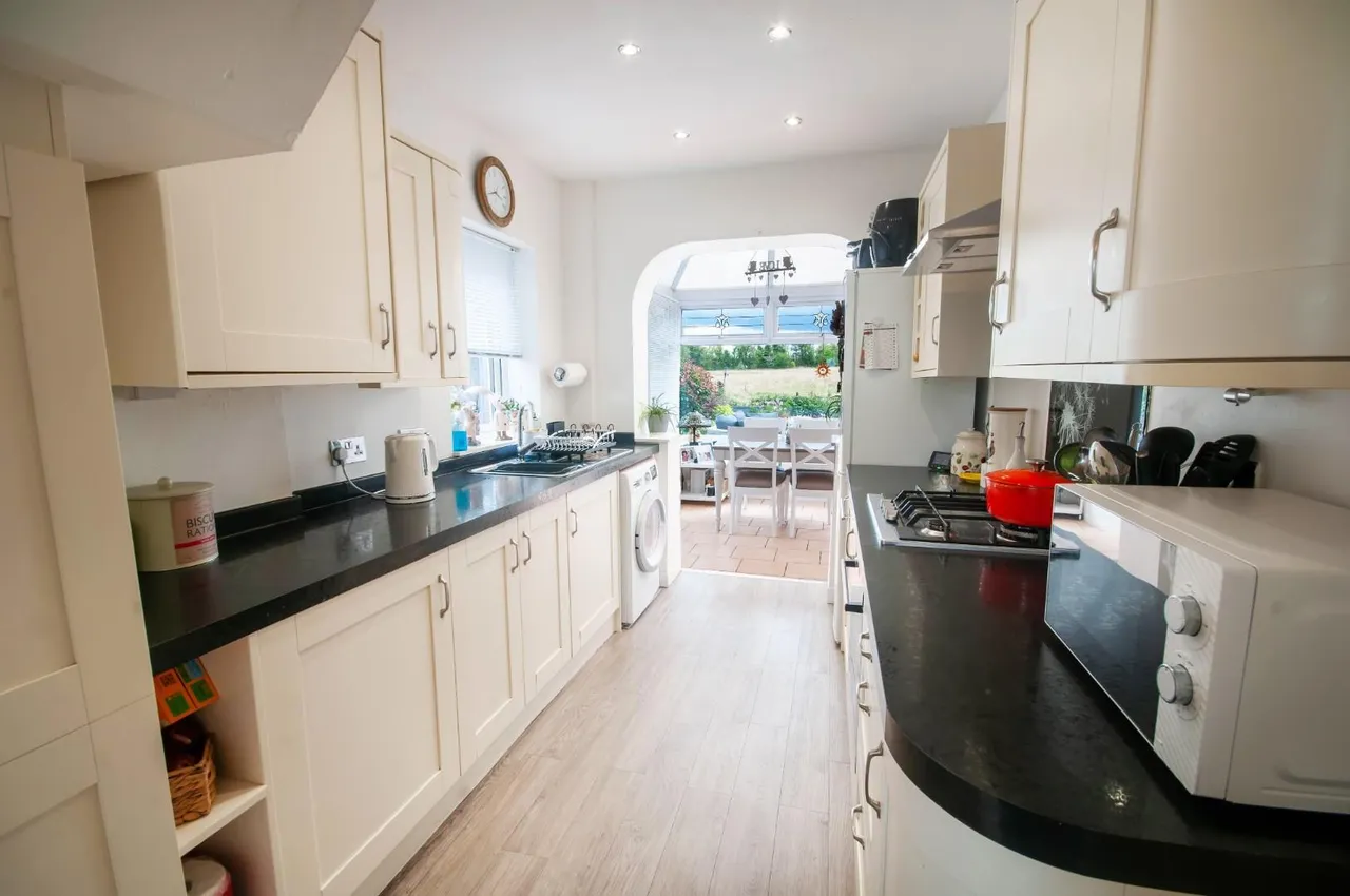 Ringley Road West, Radcliffe, Manchester, Lancashire, M26 1EA, photo 5