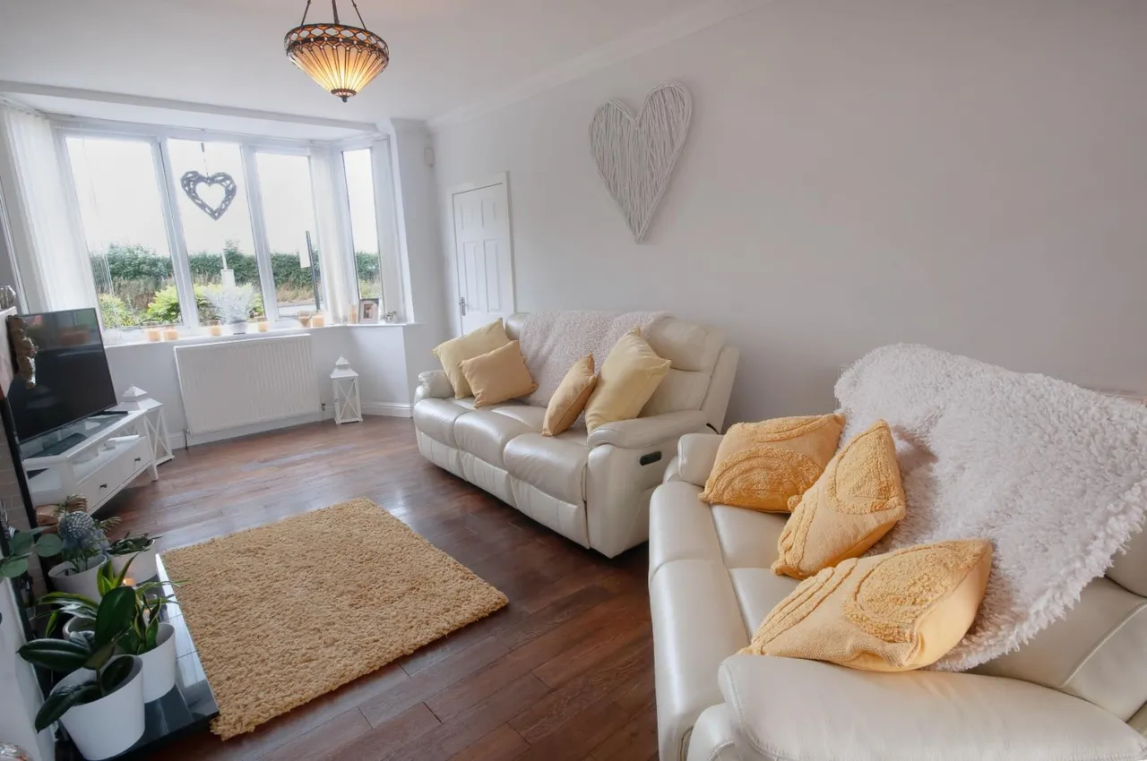 Ringley Road West, Radcliffe, Manchester, Lancashire, M26 1EA, photo 4