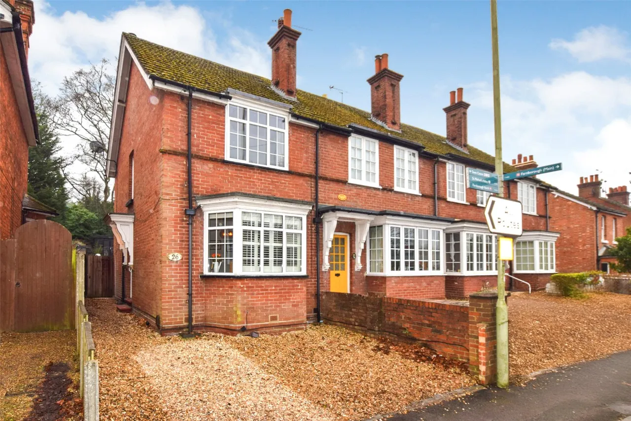 3 bed house for sale — Union Street, Farnborough, Hampshire, GU14 7QB