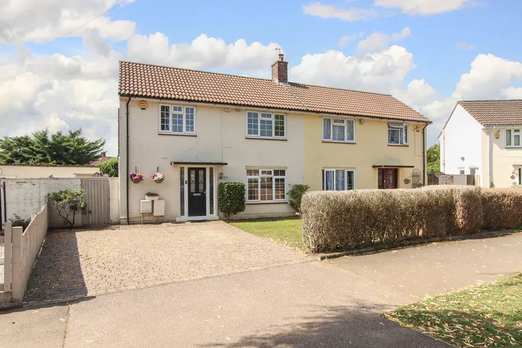 2 bed house for sale — Windmill Road, Hemel Hempstead, Hertfordshire, HP2 4BU