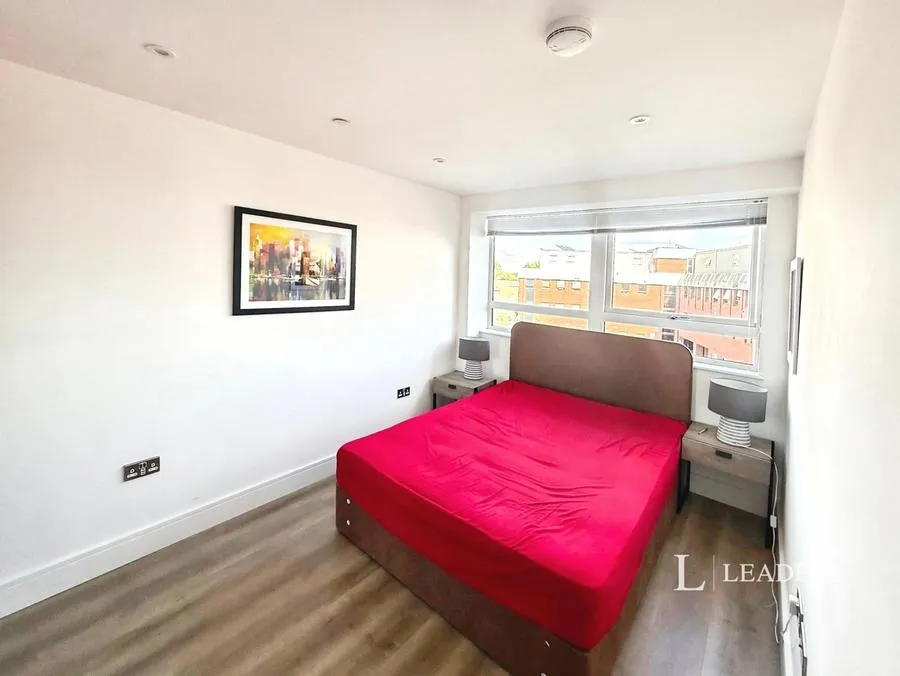 Wood Street, East Grinstead, RH19, photo 5