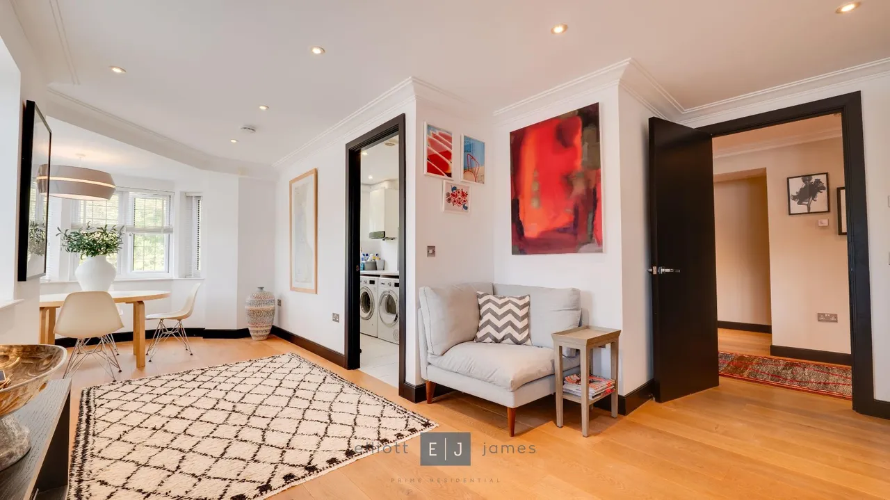 High Road, Chigwell, photo 9