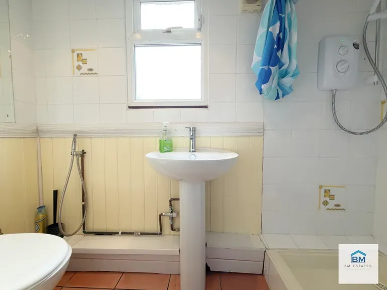 Hazel Drive, Leicester, LE3 2JE, photo 9