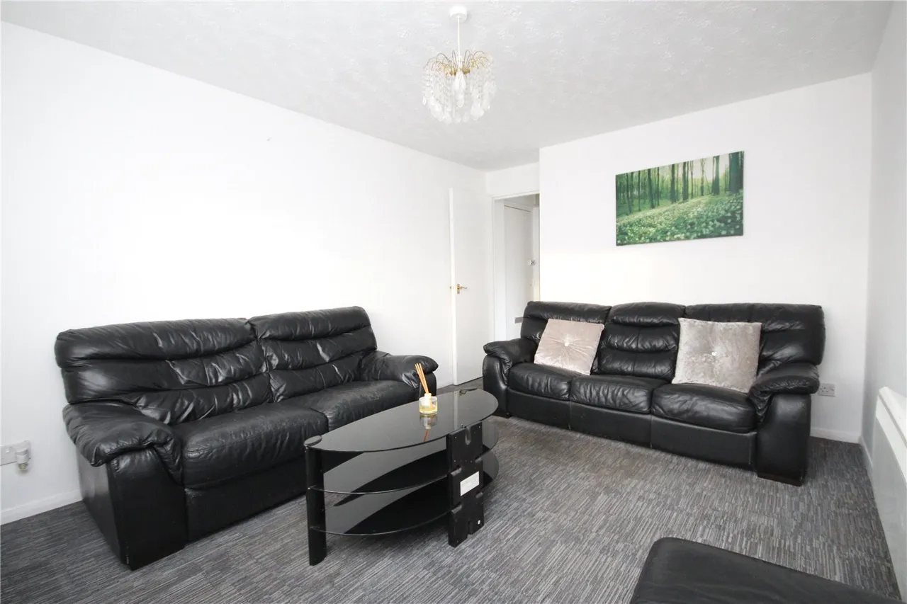Butteridges Close, Dagenham, RM9, photo 3