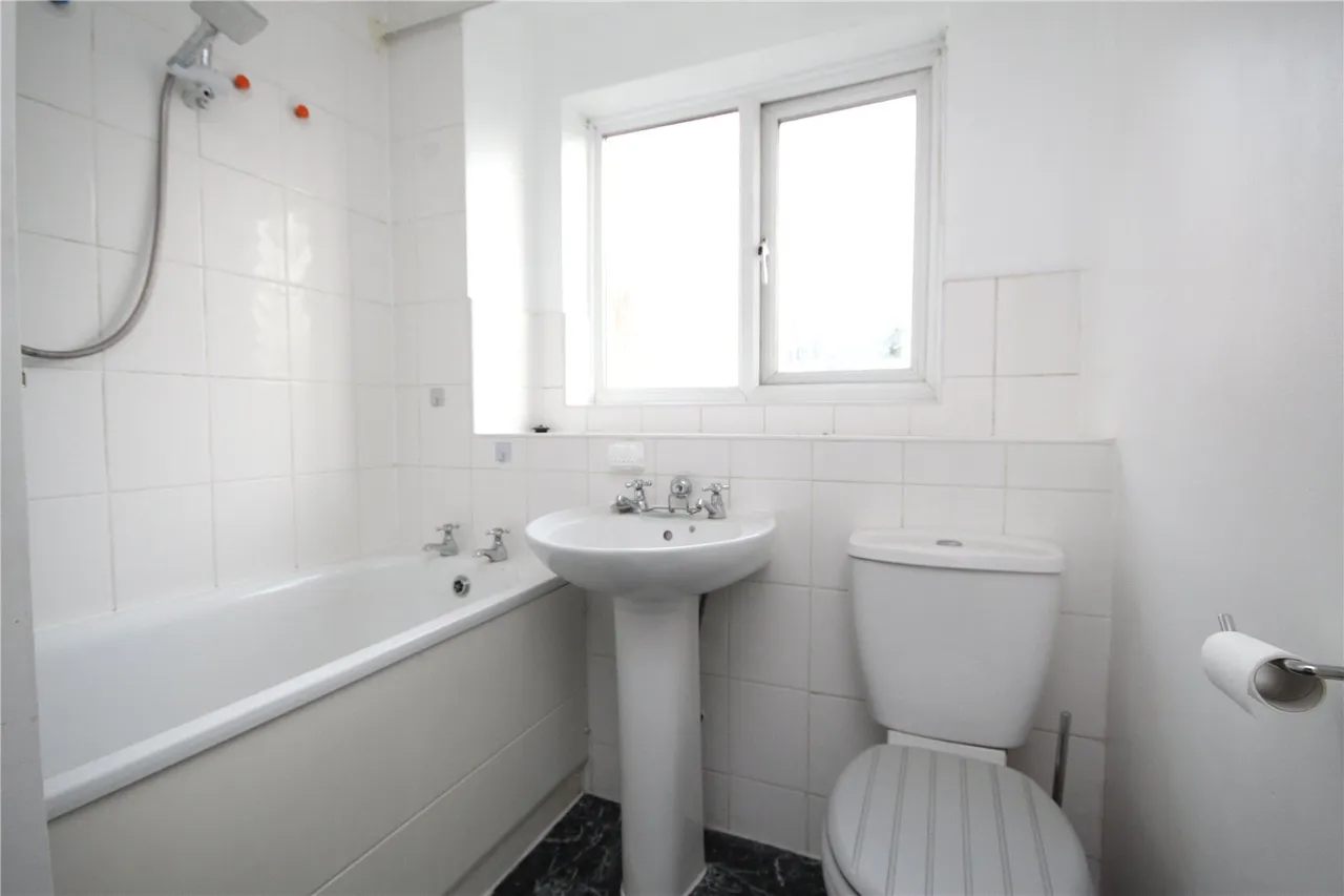 Butteridges Close, Dagenham, RM9, photo 6