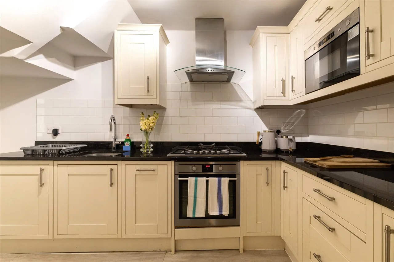 Clapham Road, London, SW9, photo 4