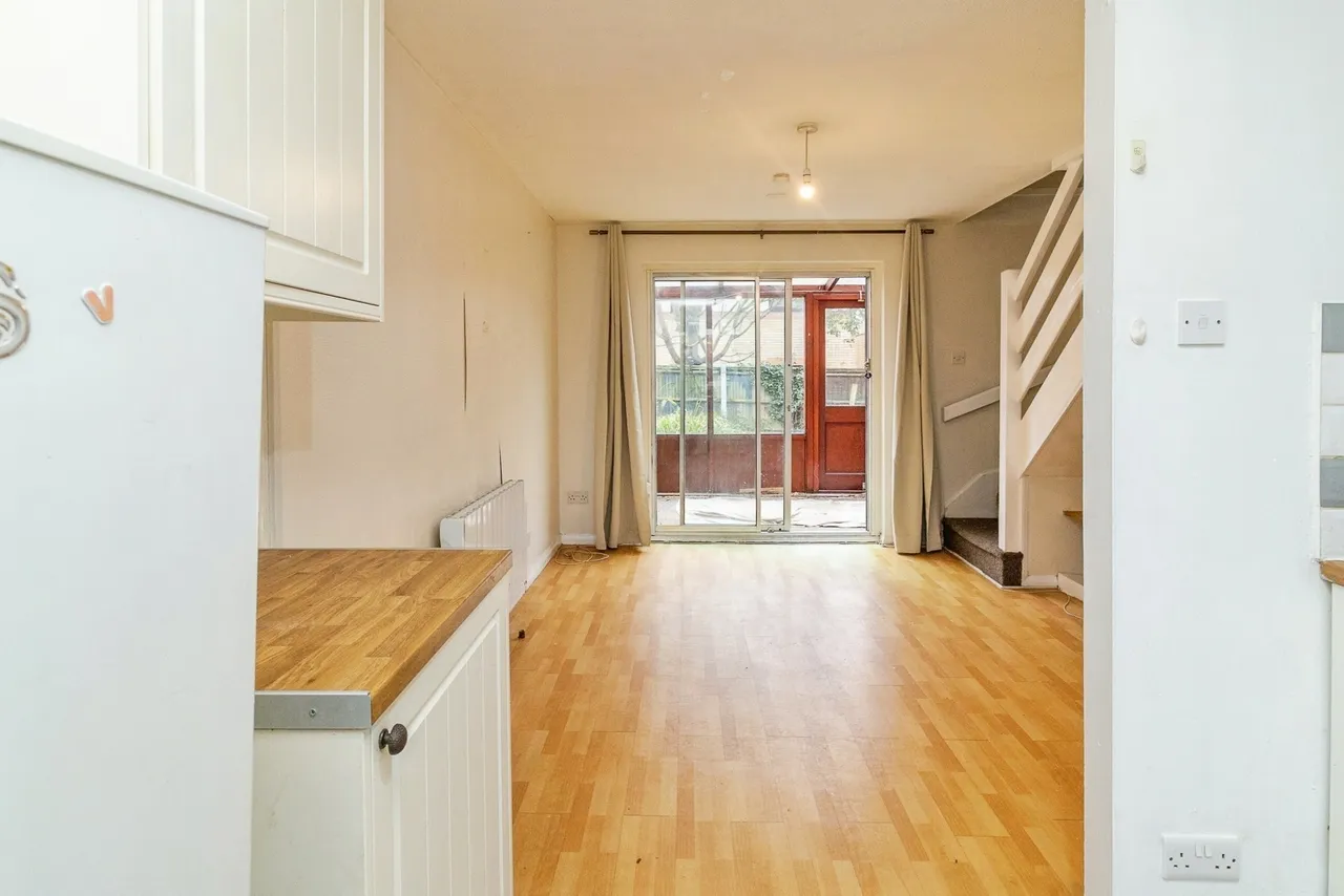 Wimbledon Place, Bradwell Common, Milton Keynes, Buckinghamshire, MK13, photo 5