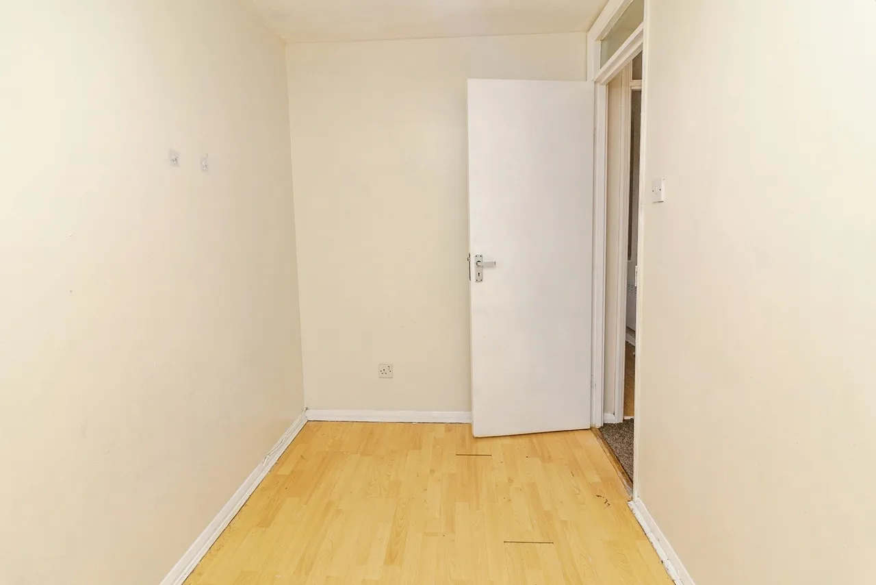 Wimbledon Place, Bradwell Common, Milton Keynes, Buckinghamshire, MK13, photo 13