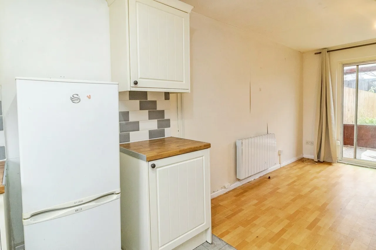 Wimbledon Place, Bradwell Common, Milton Keynes, Buckinghamshire, MK13, photo 7