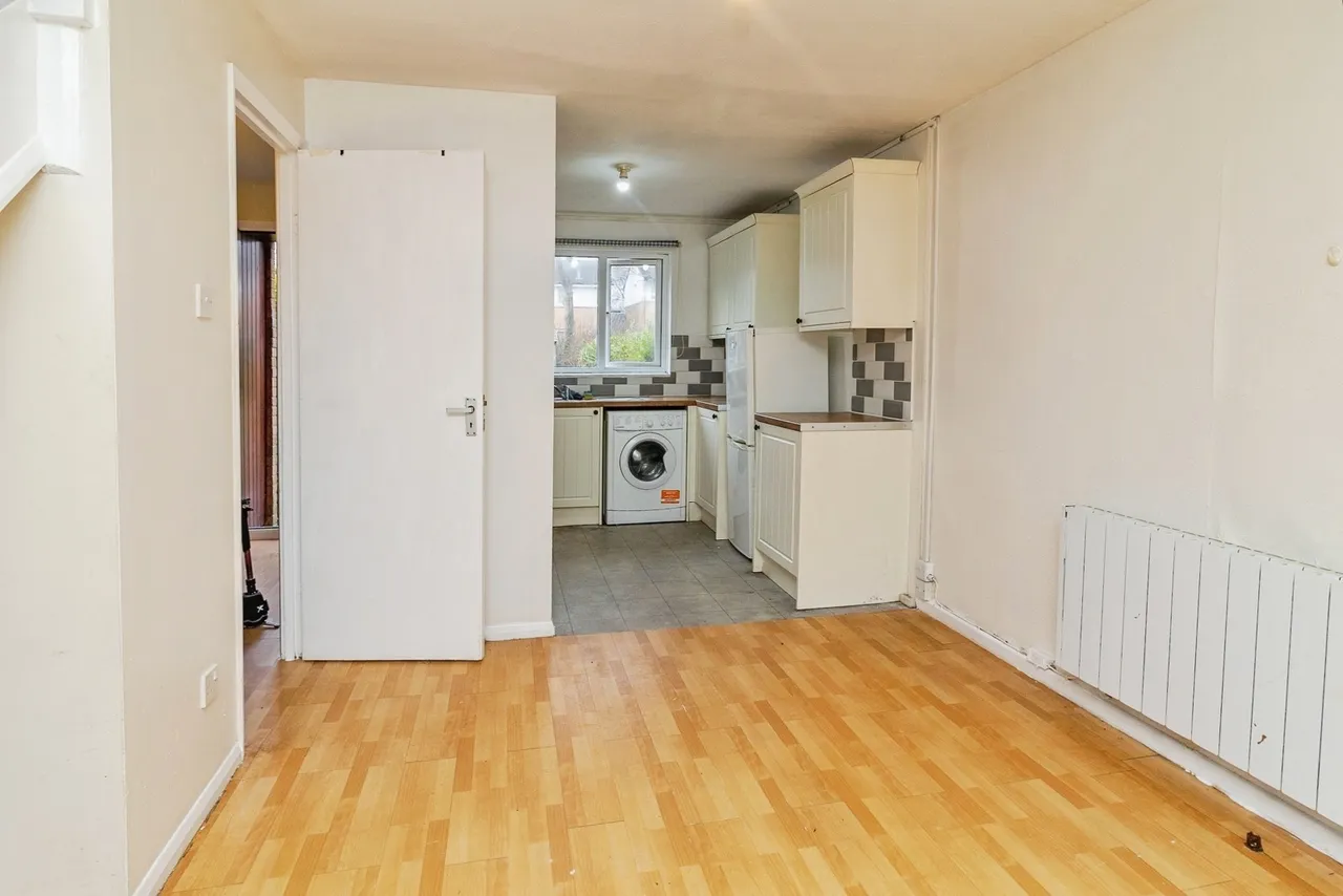Wimbledon Place, Bradwell Common, Milton Keynes, Buckinghamshire, MK13, photo 10