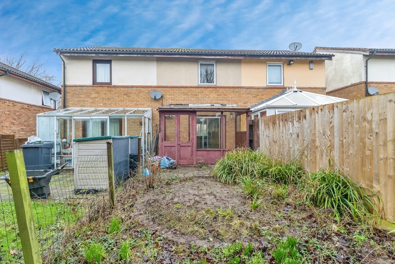 Wimbledon Place, Bradwell Common, Milton Keynes, Buckinghamshire, MK13, photo 2