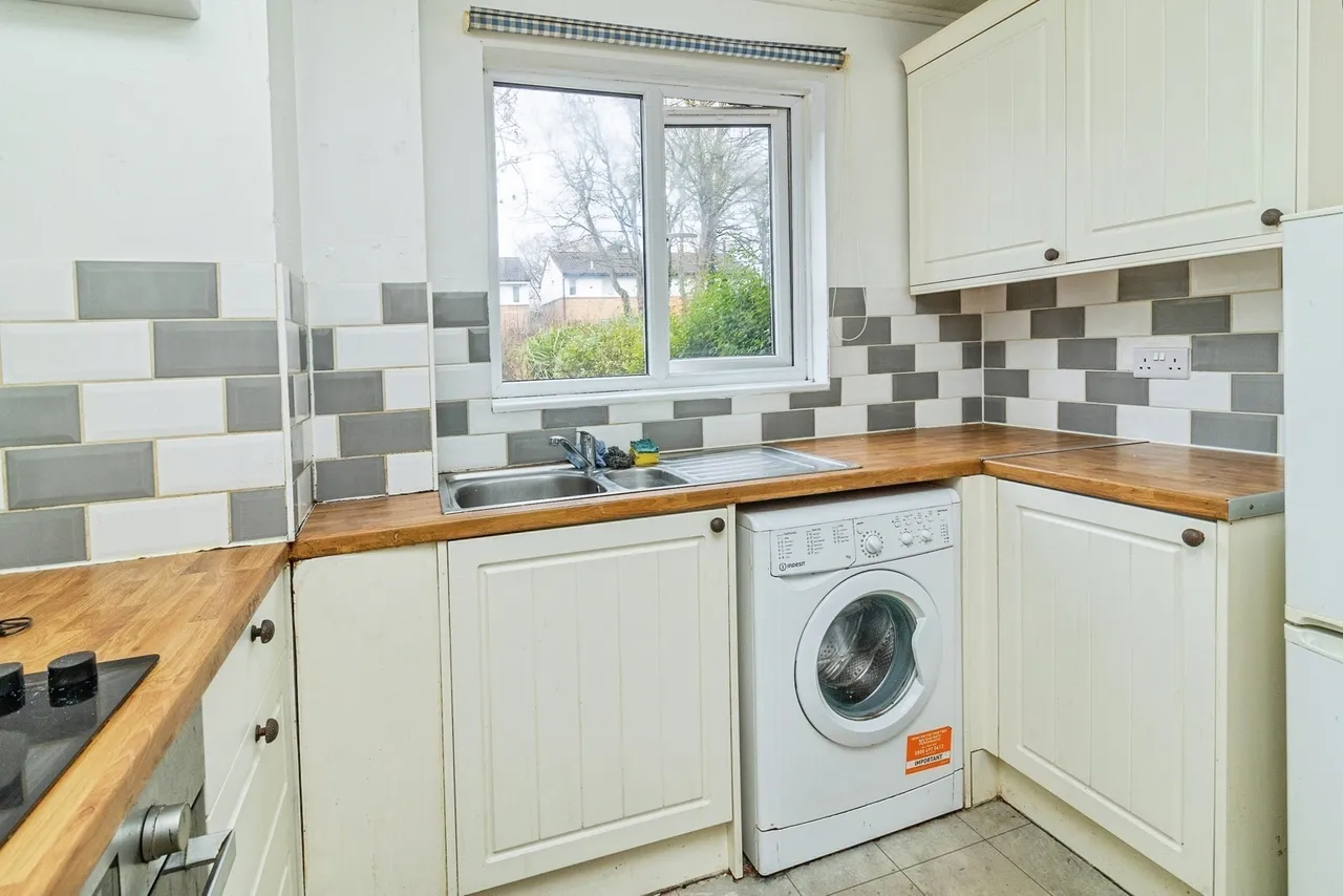 Wimbledon Place, Bradwell Common, Milton Keynes, Buckinghamshire, MK13, photo 6