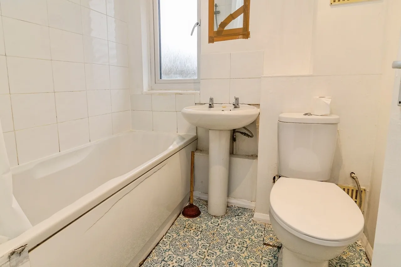 Wimbledon Place, Bradwell Common, Milton Keynes, Buckinghamshire, MK13, photo 12