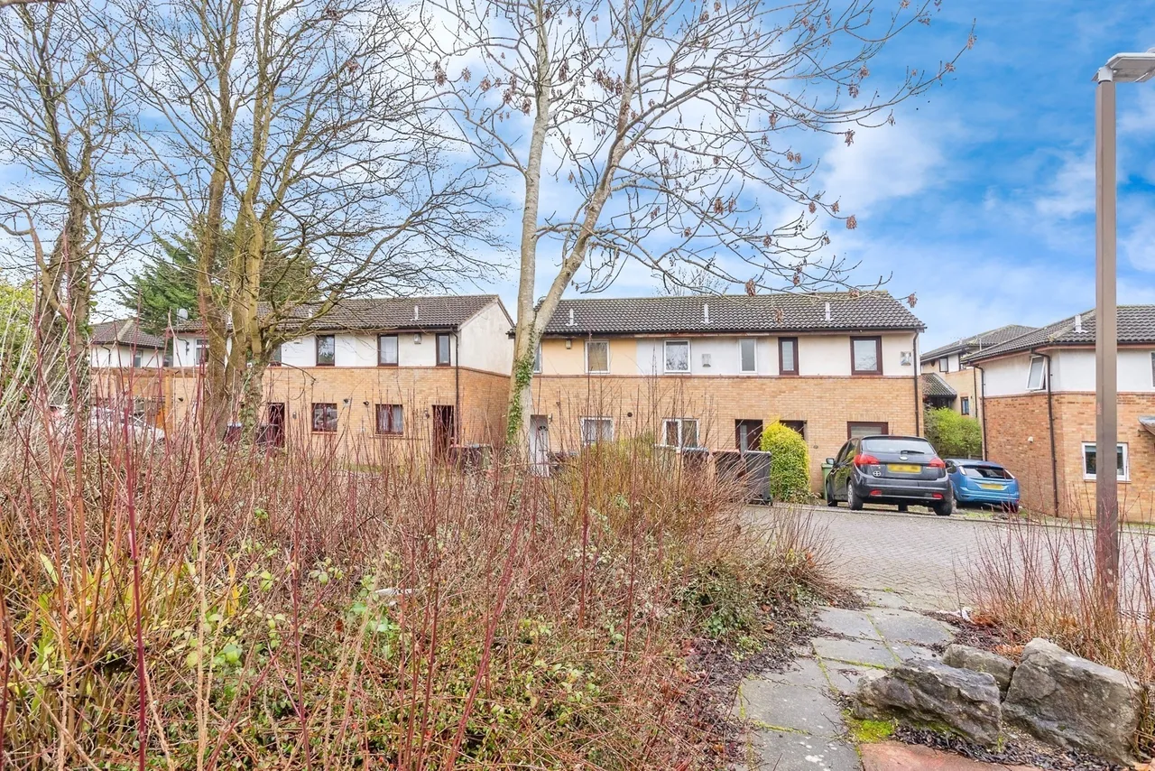 Wimbledon Place, Bradwell Common, Milton Keynes, Buckinghamshire, MK13, photo 18