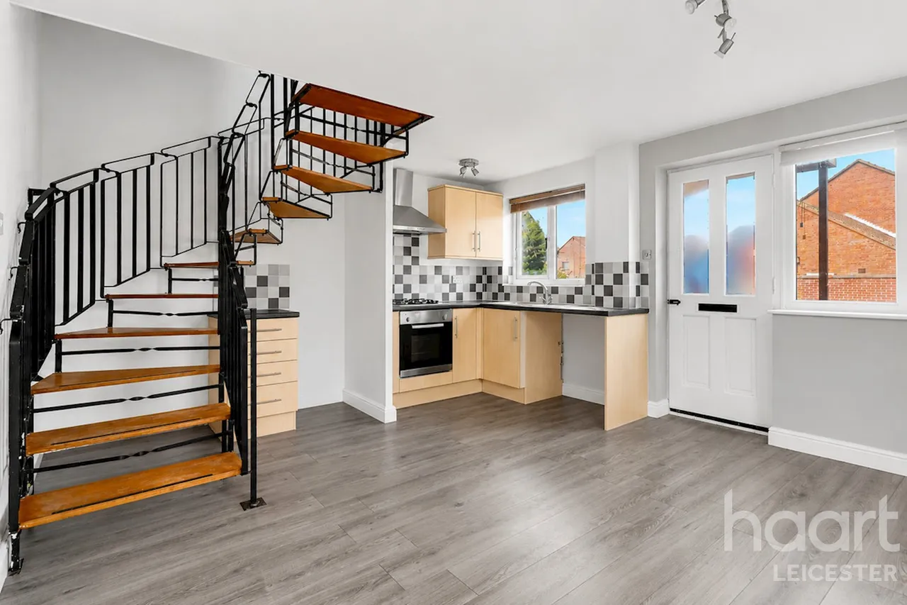 Thorpe Field Drive, Leicester, LE4, photo 3