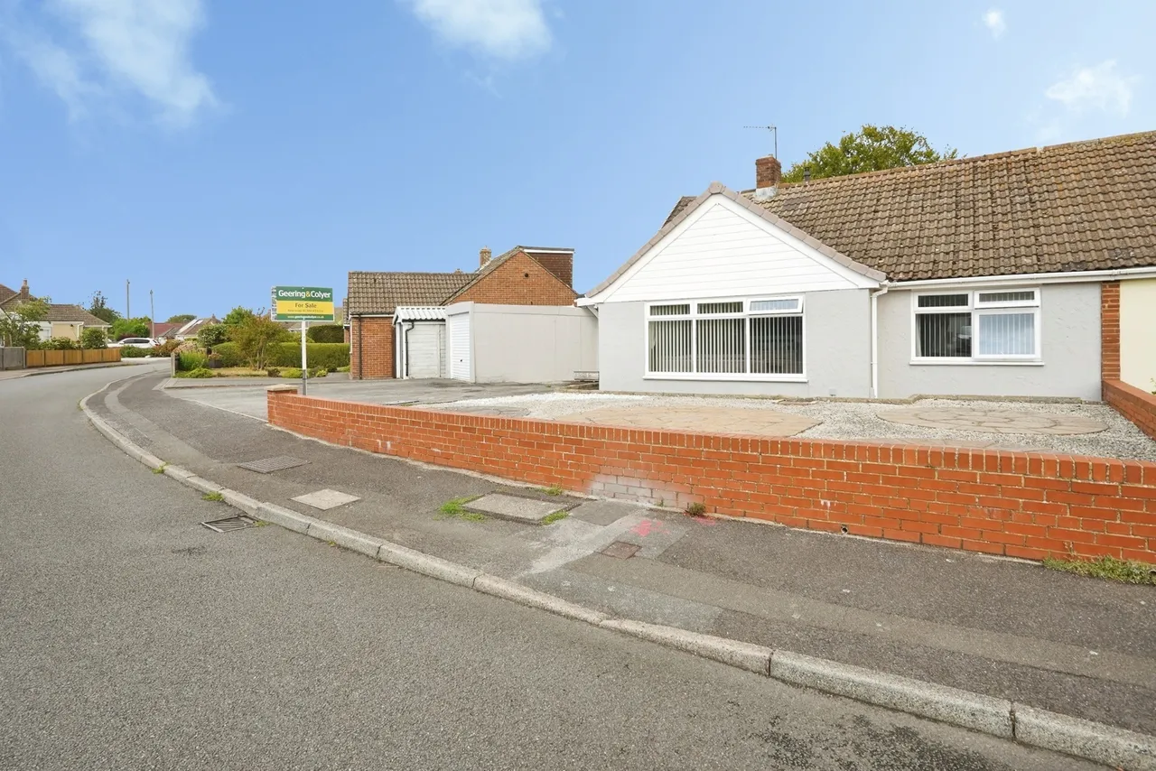 4 bed house for sale — Alison Crescent, Whitfield, Dover, Kent, CT16