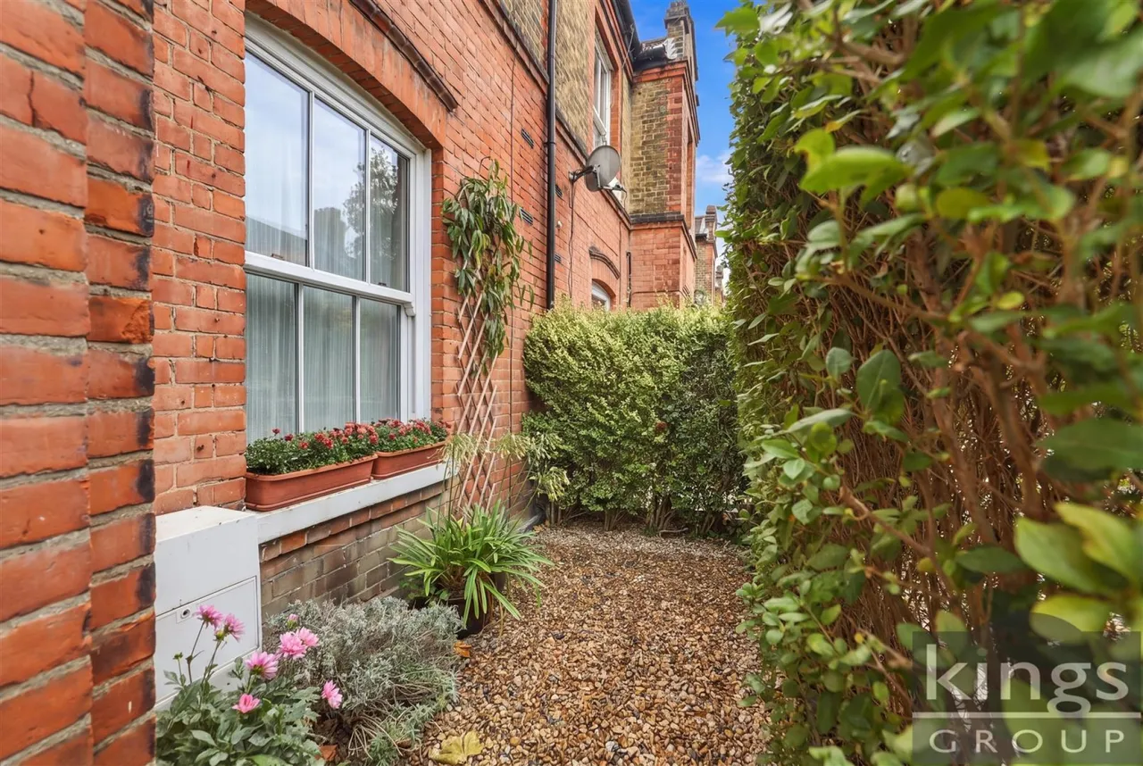 Sketty Road, Enfield, photo 21