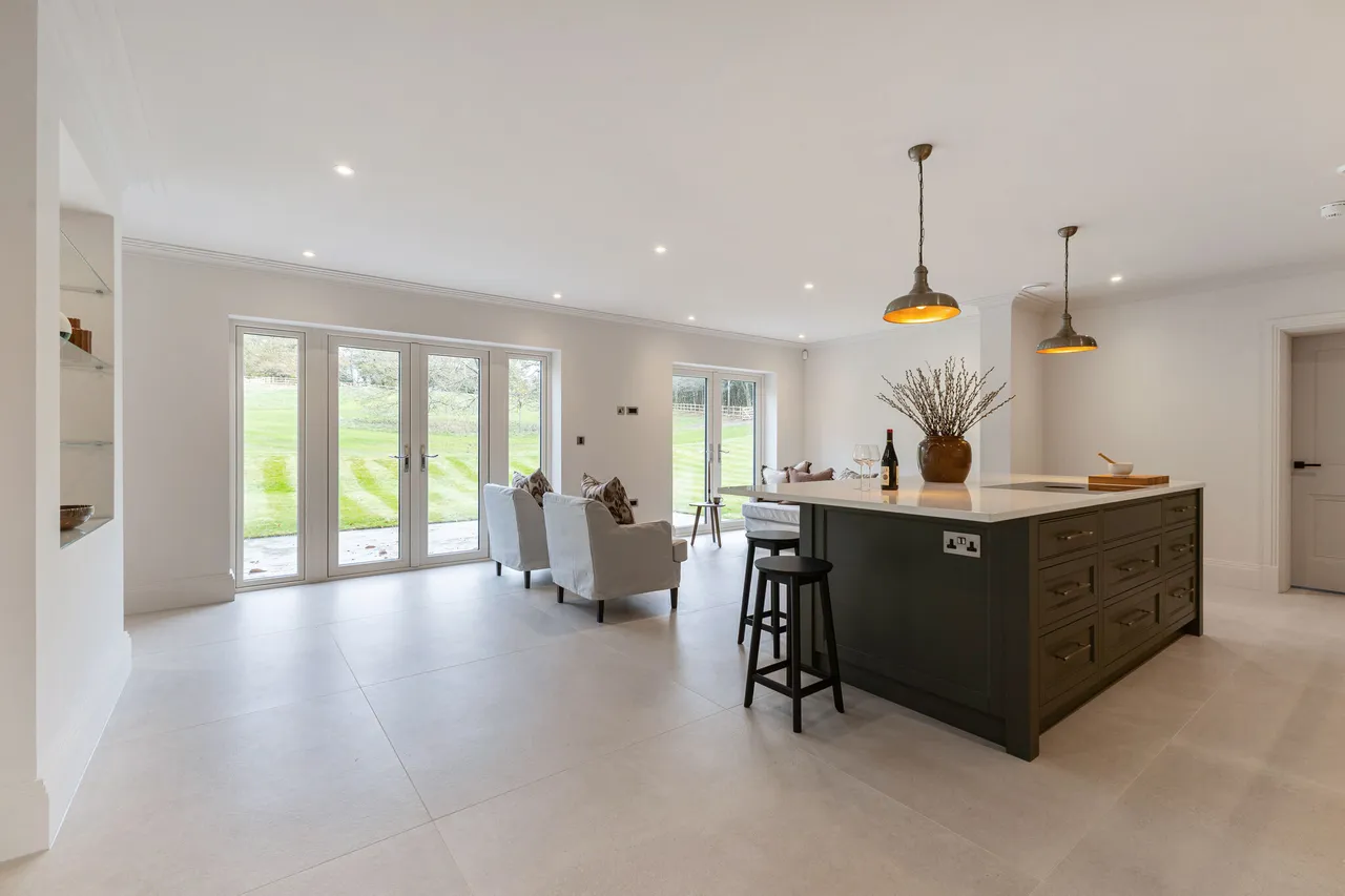 Arkell Lane, Frensham, Farnham, GU10, photo 9