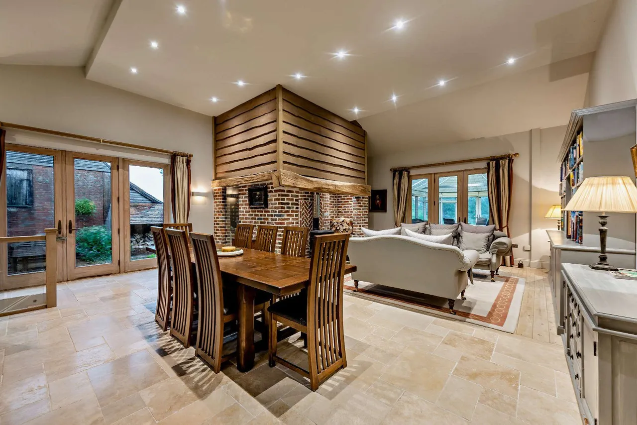 Ripley Road, East Clandon, GU4, photo 6