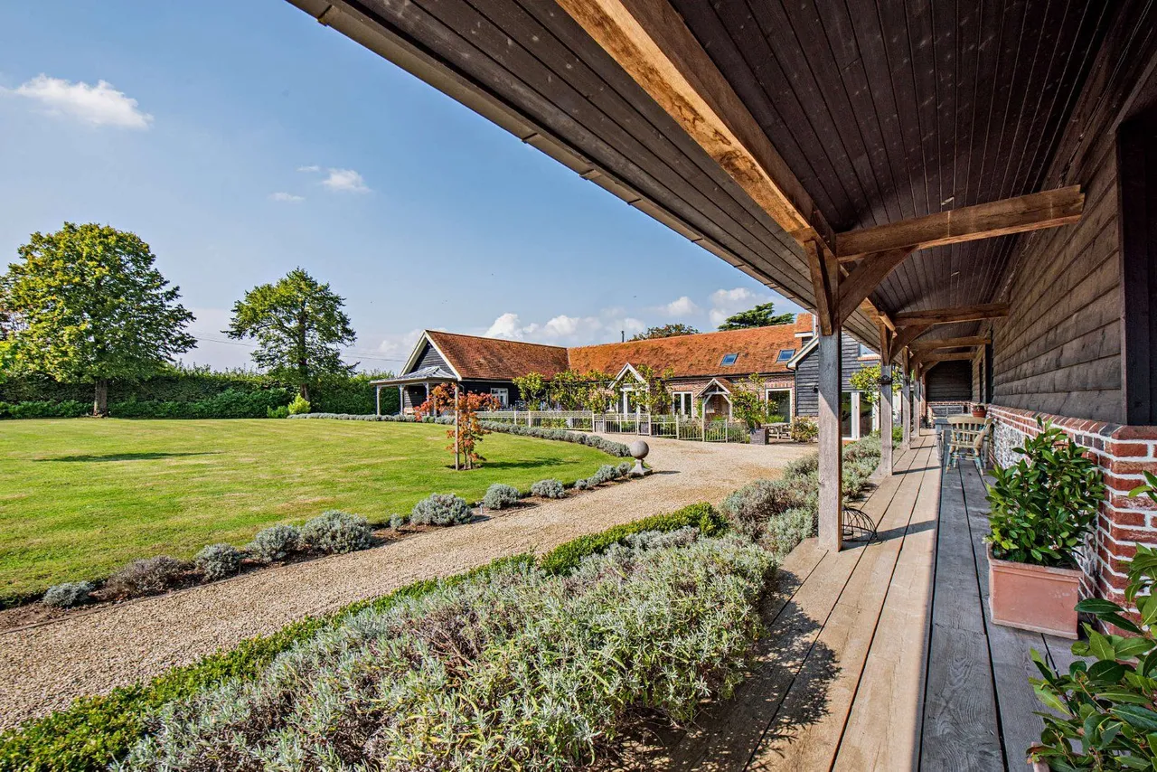 Ripley Road, East Clandon, GU4, photo 9