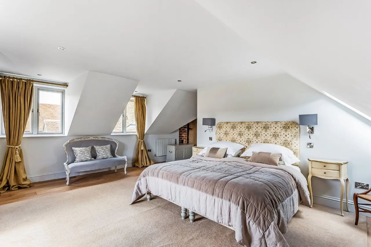 Ripley Road, East Clandon, GU4, photo 34