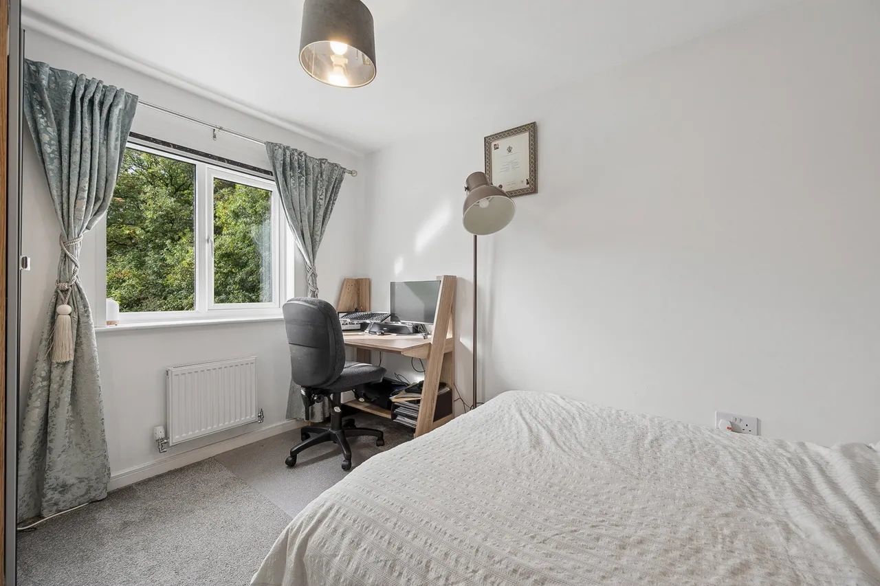 Weavers Gate, Hyde, SK14, photo 13