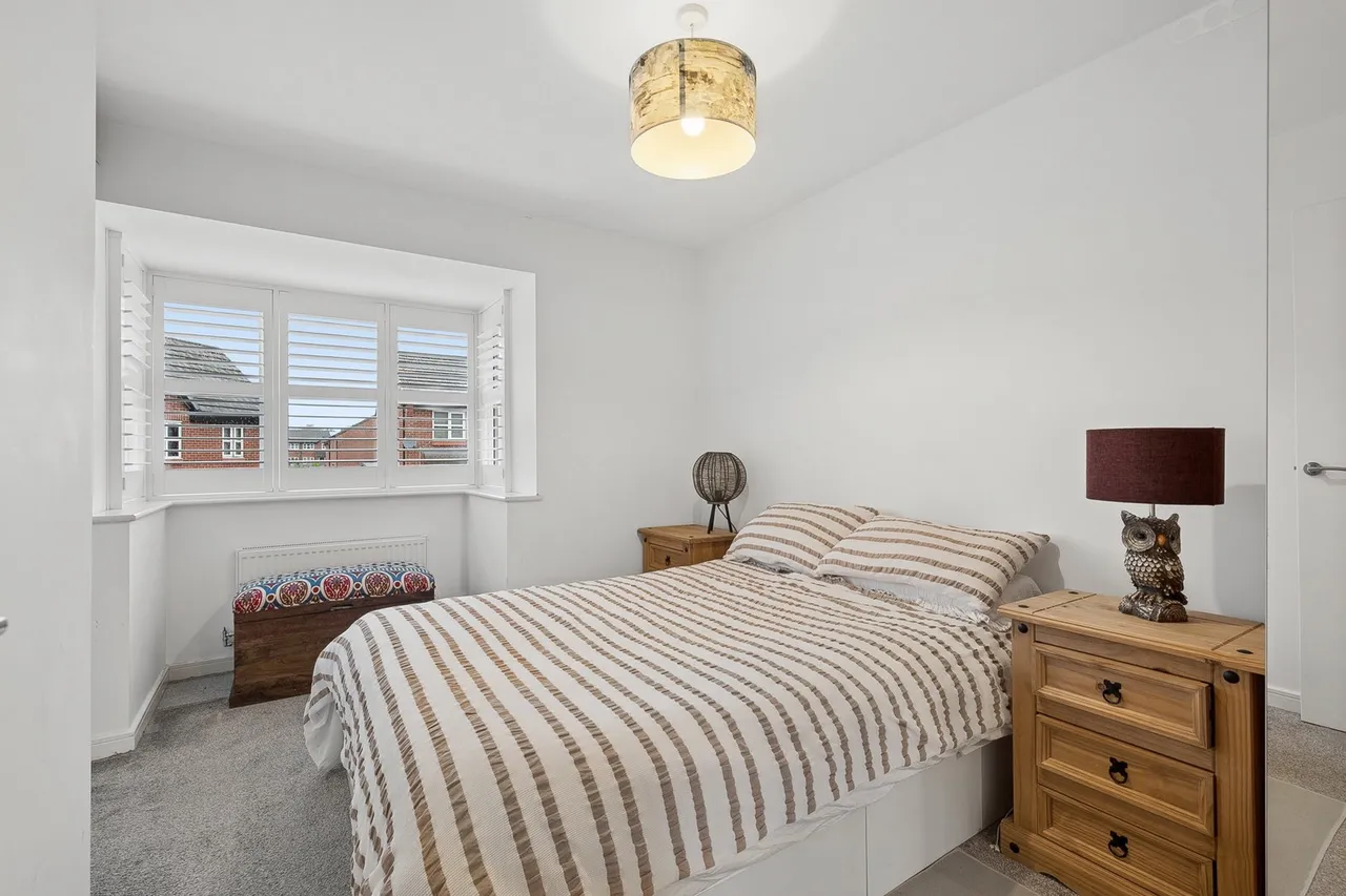 Weavers Gate, Hyde, SK14, photo 12