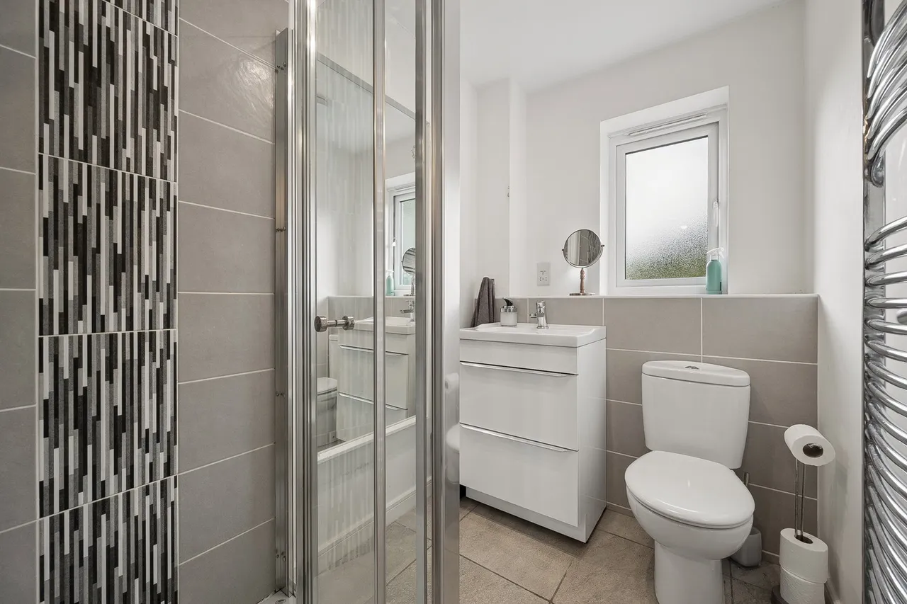 Weavers Gate, Hyde, SK14, photo 11