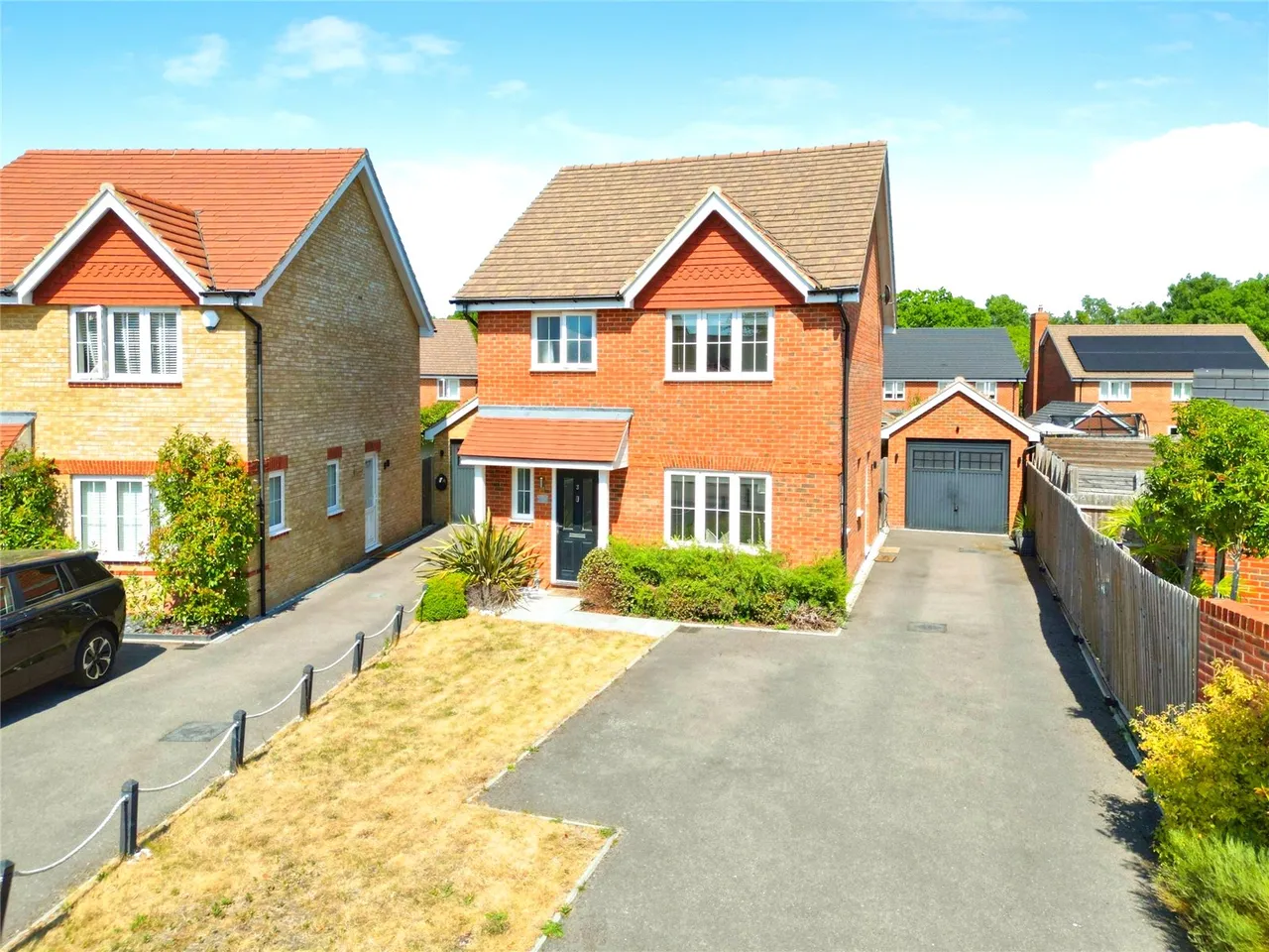 Urnfield, Yateley, Hampshire, GU46 7AX, photo 21