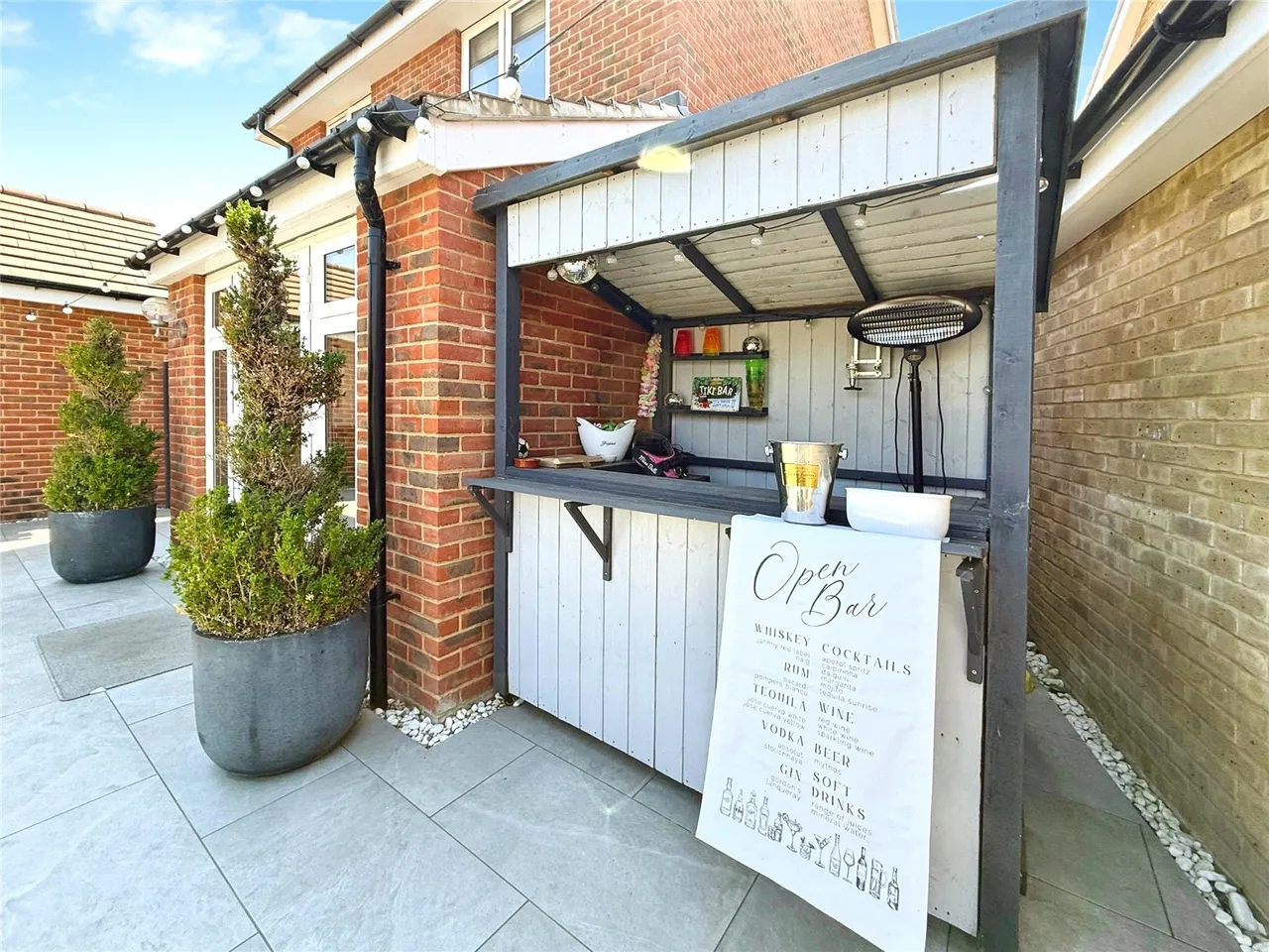 Urnfield, Yateley, Hampshire, GU46 7AX, photo 10