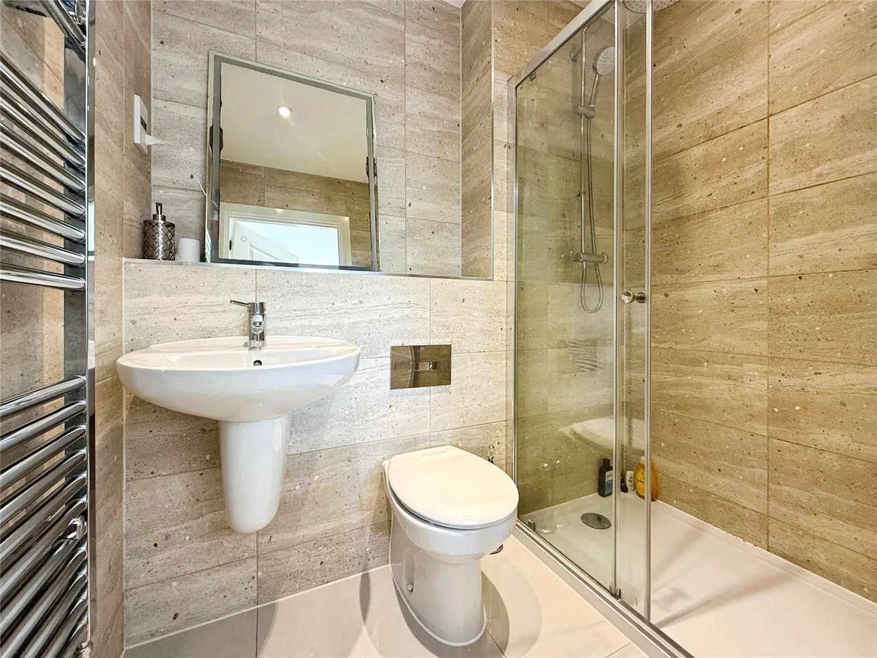 Urnfield, Yateley, Hampshire, GU46 7AX, photo 8