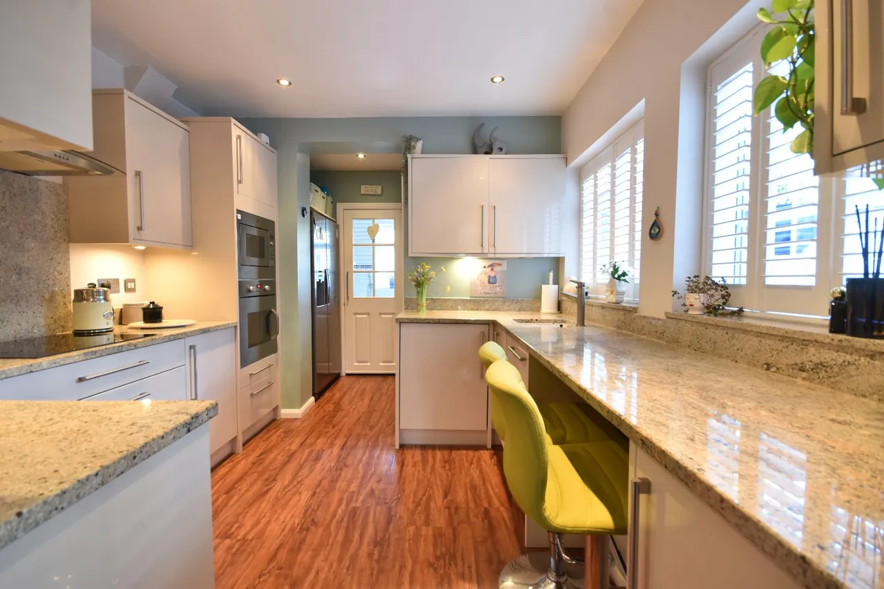 Albury Road, Merstham, RH1, photo 4