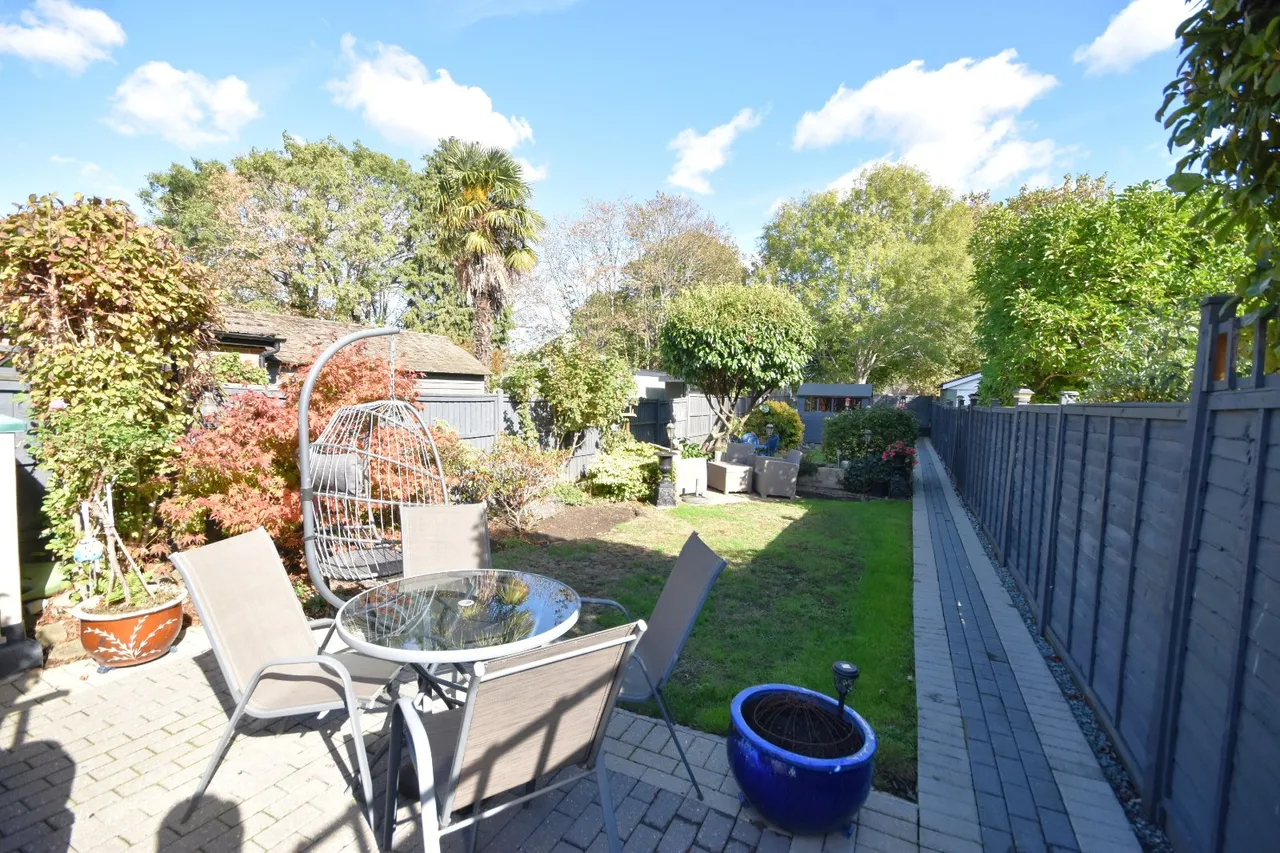 Albury Road, Merstham, RH1, photo 3